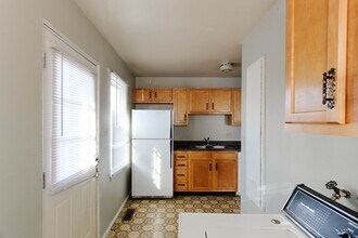 Building Photo - PRELEASING for AUGUST! Close to Campus