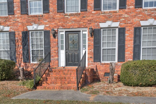 Building Photo - 2102 Howard Mill Rd