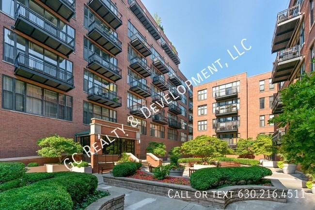 Primary Photo - 333 W Hubbard St