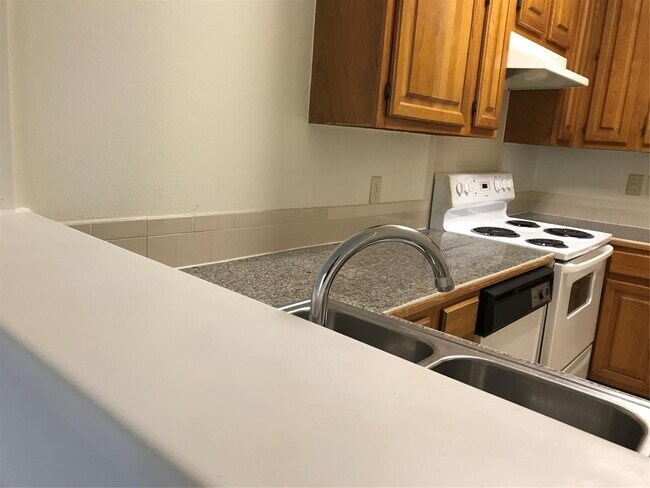 Building Photo - 2211 S Braeswood Blvd