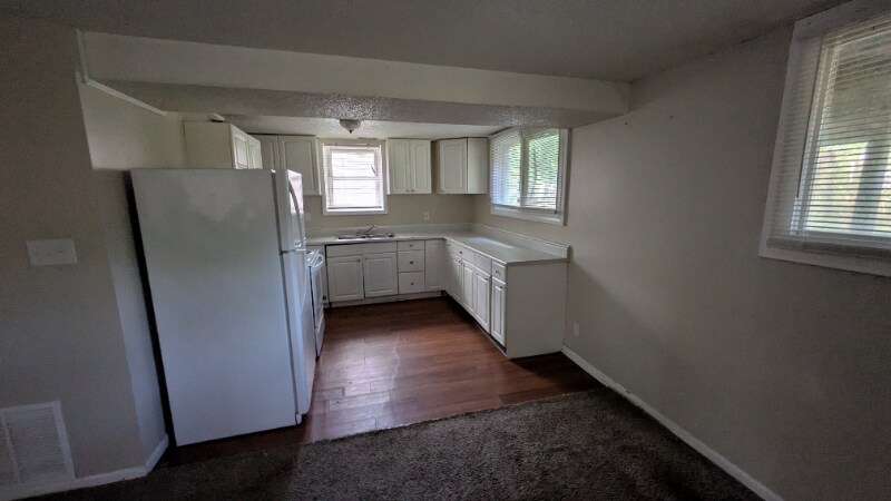 Building Photo - 9525 Booth Ave