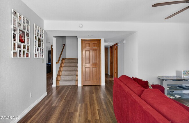 Building Photo - 41537 Poplar Cir