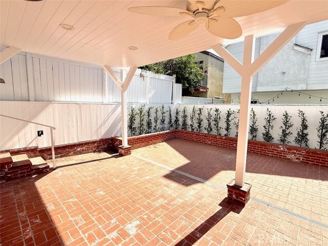 Building Photo - 524 13th St