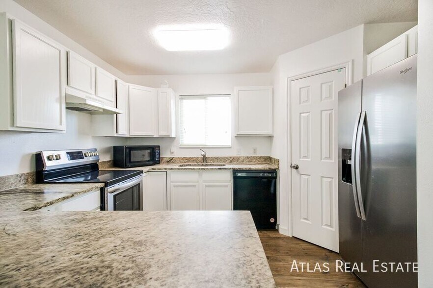 Building Photo - 7814 N Mountain Ash Way