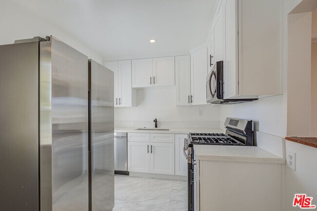 Building Photo - 2710 Bellevue Ave