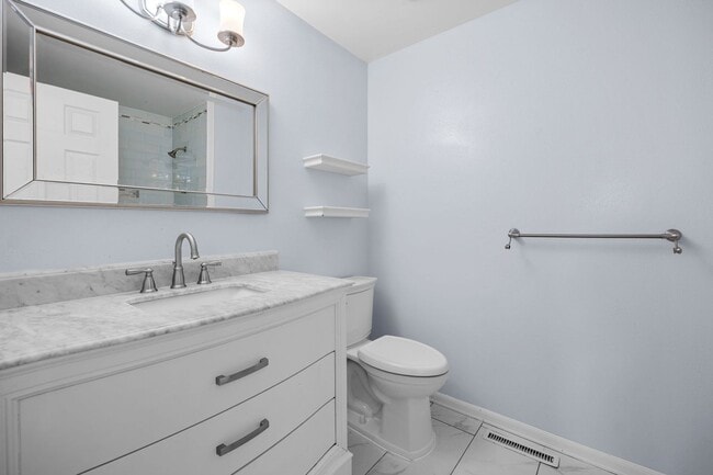 Building Photo - Move-In Special - Beautiful South Valley Home! Available Now!