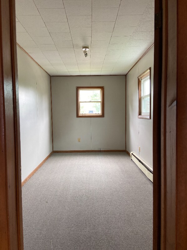 Building Photo - 12 W Oak St