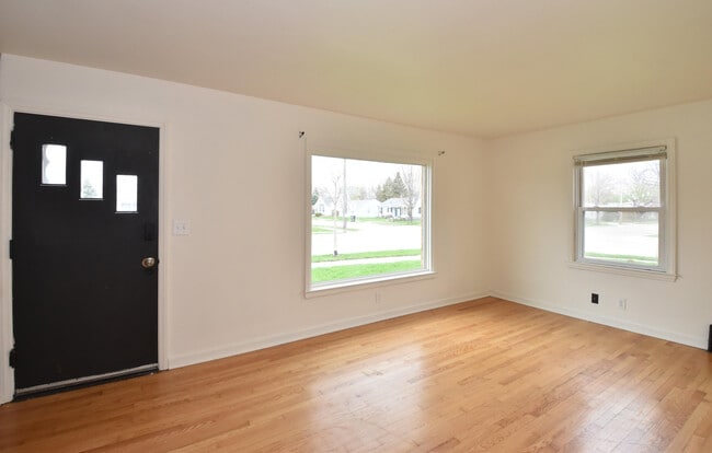 Building Photo - 3115 Lasalle St