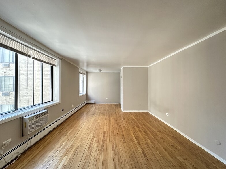 Building Photo - 1515 W Morse Ave