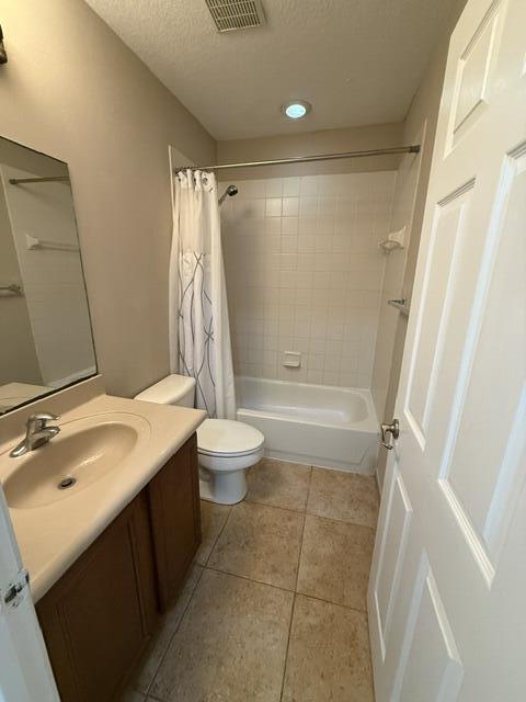 Building Photo - 3075 N Evergreen Cir