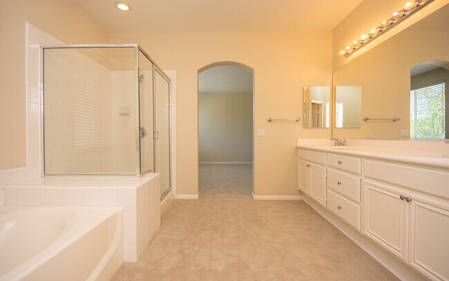 Building Photo - 3 Bd Home in the San Raphael Gated Community!