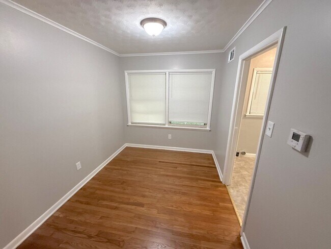 Building Photo - 1711 Myrna Ln