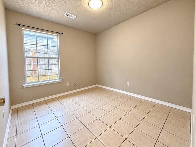Building Photo - 2678 Brookside St