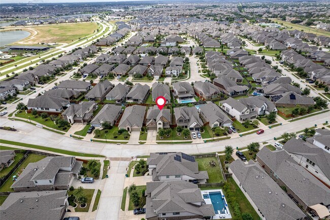 Building Photo - 18235 Winding Willow Oak Way