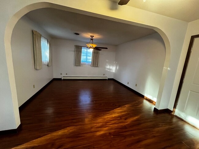 Building Photo - Gorgous Home For Rent In Brush!