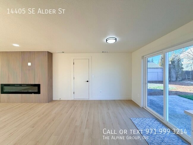 Building Photo - 14405 SE Alder St