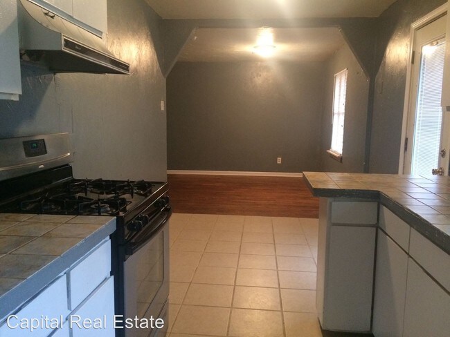 Building Photo - 3 br, 1.5 bath House - 116 W. Steed Dr.