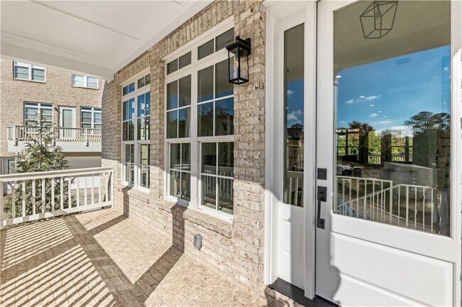 Building Photo - 2035 Parkside Ln
