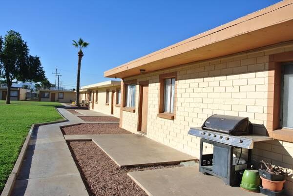 Building Photo - 109 E Brinker Dr