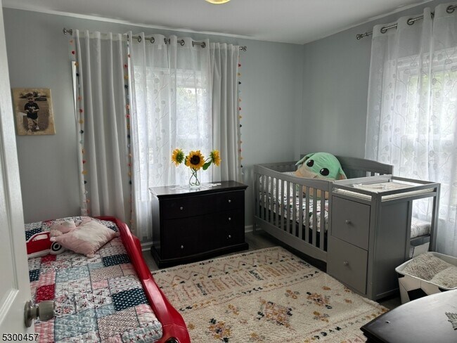 Building Photo - 89 Farragut Rd