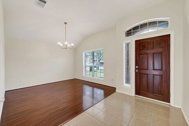 Building Photo - 9830 Lynette Falls Dr