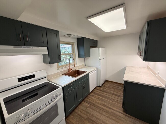 Building Photo - 108 Roberts Dr