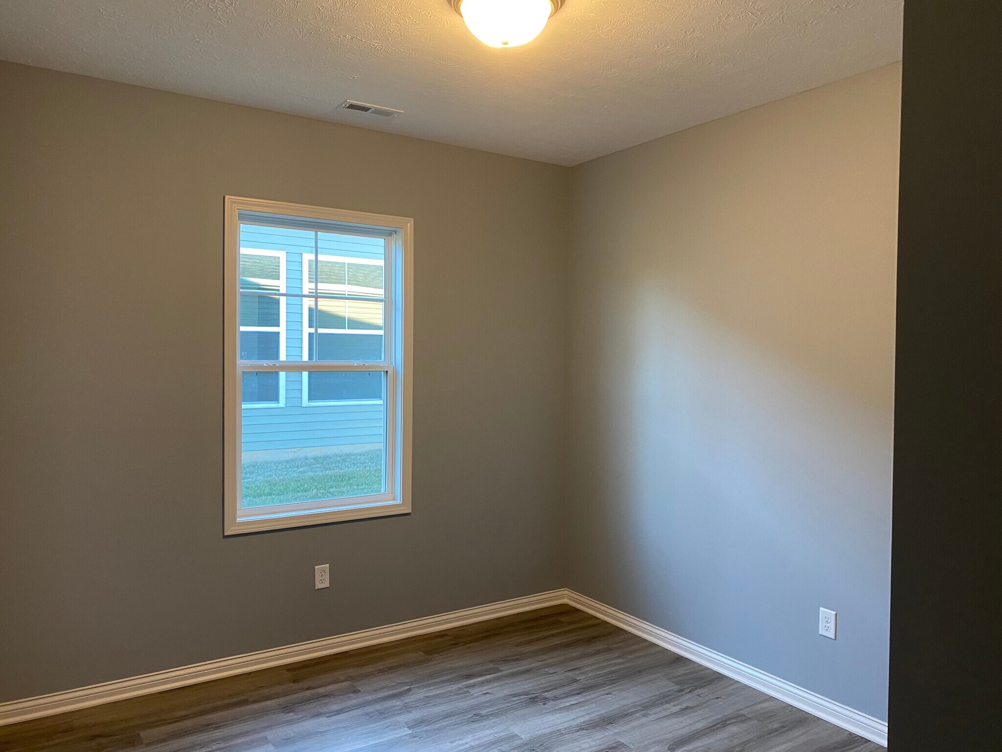 Building Photo - 6557 Valley Brook Trce