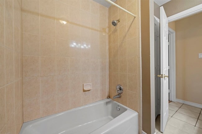 Building Photo - 14154 Whispering Palms Dr