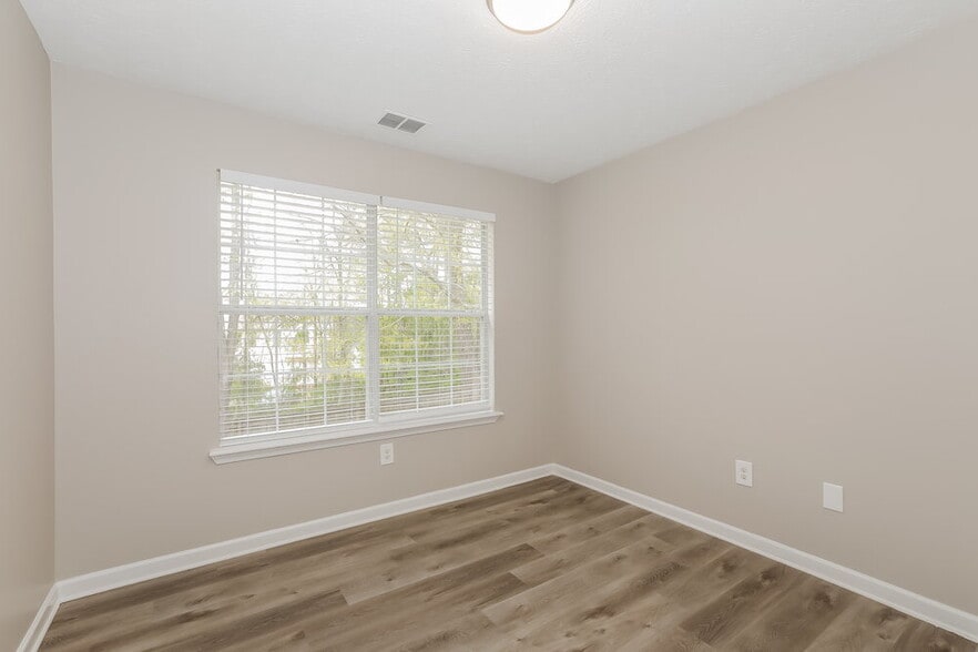 Building Photo - 459 Clearwater Way