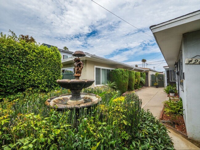 Building Photo - 4962 S Centinela Ave