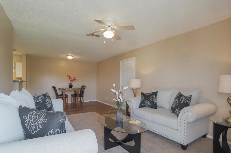 Building Photo - 880 Motsie Rd