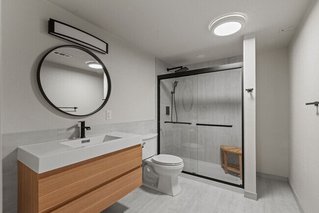 Building Photo - 2213 Grosvenor Ct