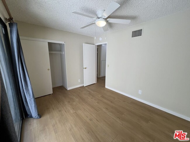Building Photo - 28549 Conejo View Dr