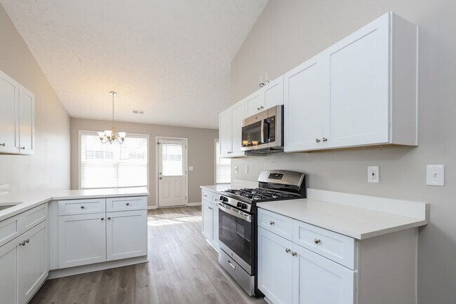 Building Photo - 5855 Meadowfield Trace