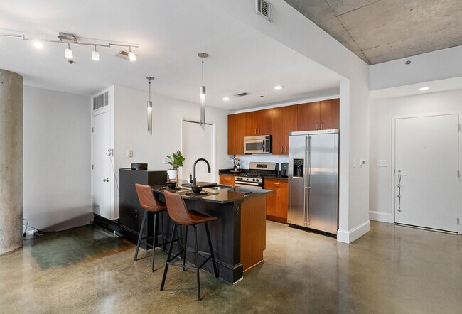 Building Photo - 845 Spring St NW