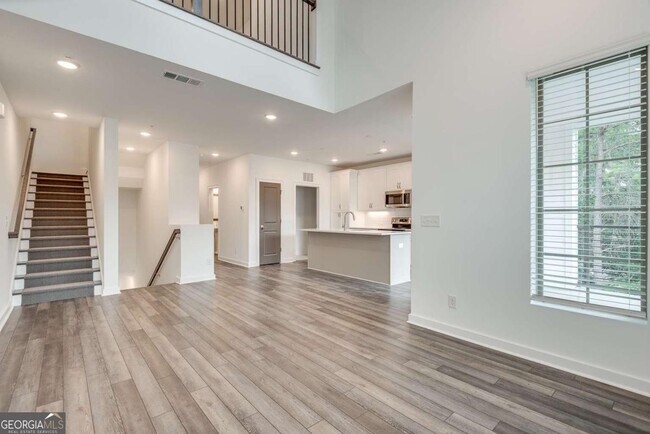 Building Photo - 513 Burton Dr