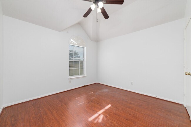Building Photo - 8207 Aliso Canyon Ln