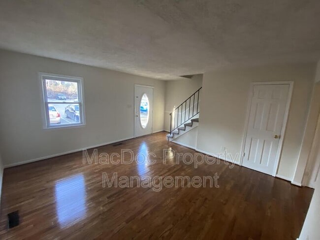 Building Photo - 24 Bentley Ct