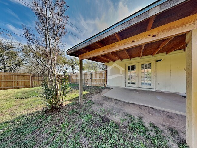 Building Photo - 602 Jessica Pl