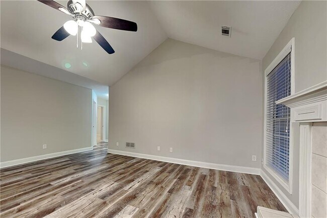 Building Photo - 3564 Saddlebrook Dr