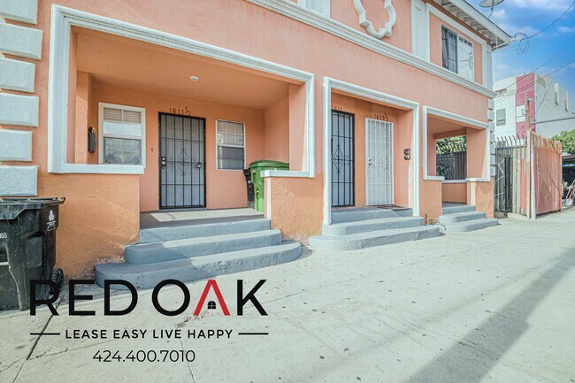 Building Photo - 1611 Oak St