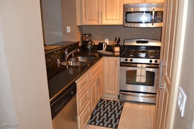 Building Photo - 210 E Flamingo Rd