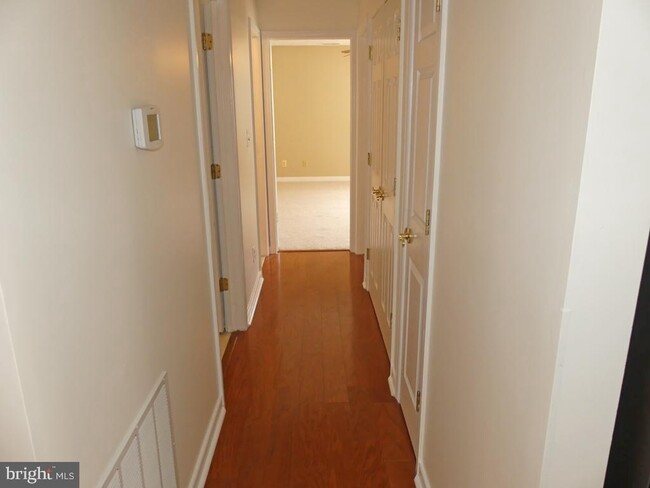 Building Photo - 200 Burkwood Ct