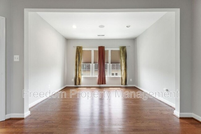 Building Photo - 42524 Rowderbury Sq