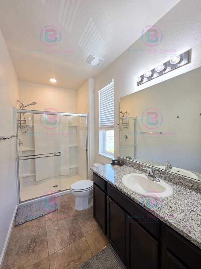Building Photo - 3010 Sterling Ridge Cir