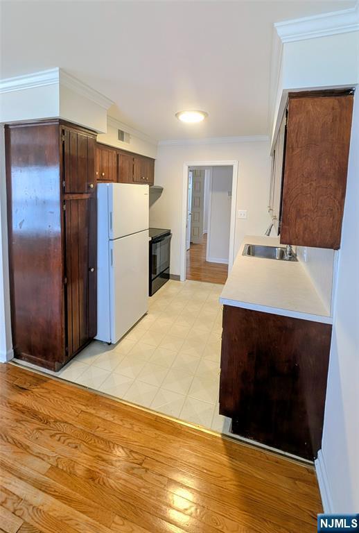 Building Photo - 522 N Maple Ave