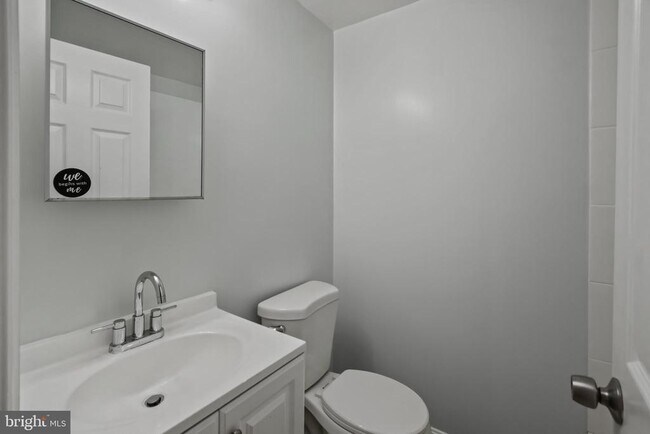 Building Photo - 182 36th St NE