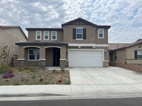 Building Photo - Lake Elsinore 5 Bedroom