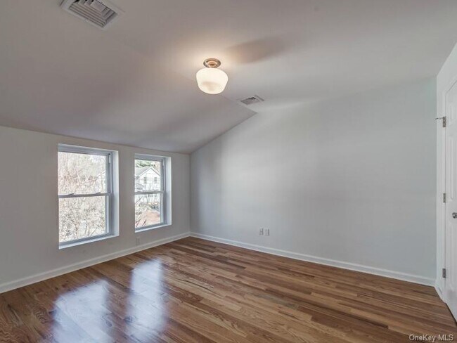 Building Photo - 232 Franklin Ave