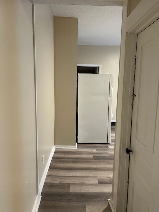 Building Photo - 820-822 HUFFMAN